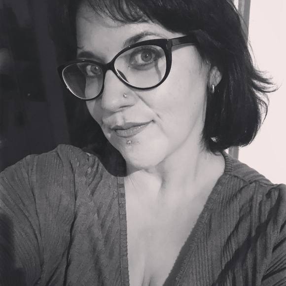 Meet your Posher, Ren - Picture 1 of 1